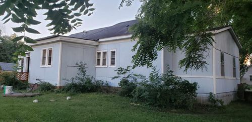 112 W Winans St, Chestnut, IL, 62518-6091 | Card Image