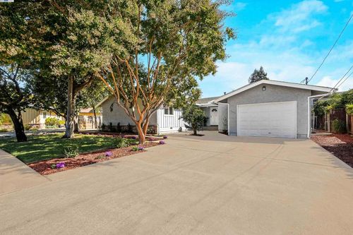 1662 Dorchester Pl, Concord, CA, 94519-1918 | Card Image