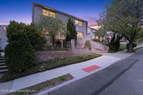 19 Sanford Pl, Staten Island, NY, 10314-2515 | Card Image