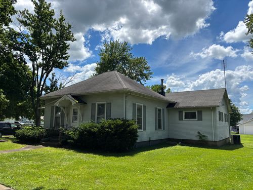 302 N Pine St, Wenona, IL, 61377-7543 | Card Image