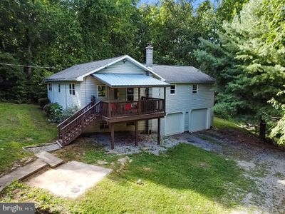 5075 Murphy Lane, House other with 3 bedrooms, 2 bathrooms and null parking in SPRING GROVE PA | Image 2