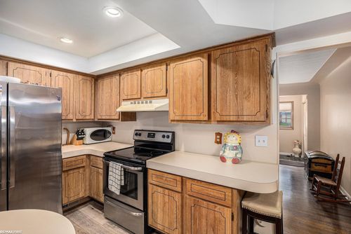 8340 Marcrest Dr, Shelby Township, MI, 48316-3622 | Card Image