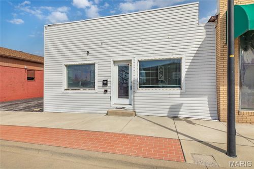 41 W Ferguson Ave, Wood River, IL, 62095-1905 | Card Image