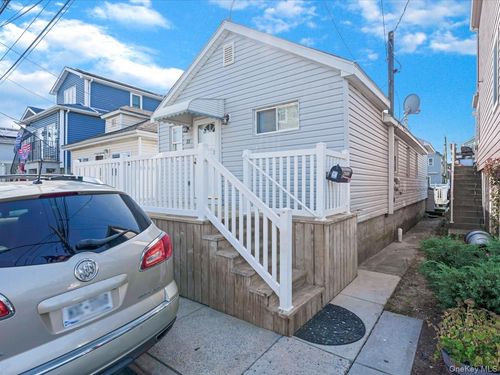 22 W 10th Rd, Broad Channel, NY, 11693-1114 | Card Image