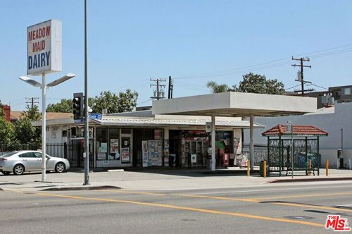 2501 E Gage Ave, Huntington Park, CA, 90255-4017 | Card Image