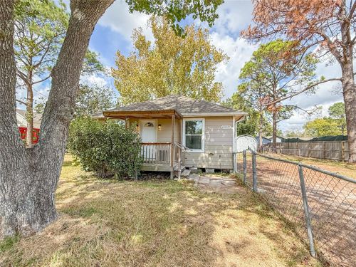 6009 Jerrycrest Dr, Pearland, TX, 77584-8361 | Card Image