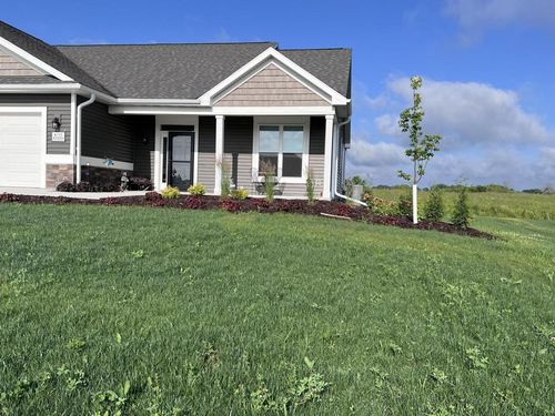 a-W157N7069 Mayflower Court, Menomonee Falls, WI, 53051 | Card Image