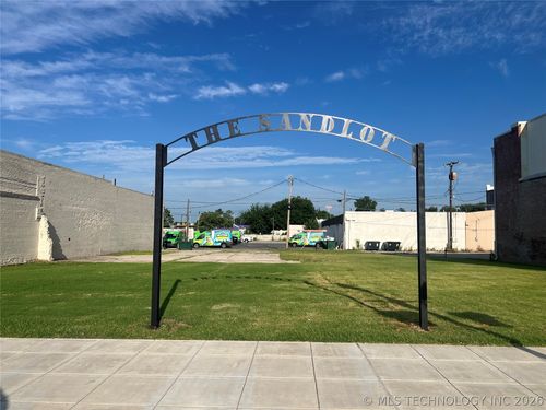 116 N Main St, Sand Springs, OK, 74063-7601 | Card Image