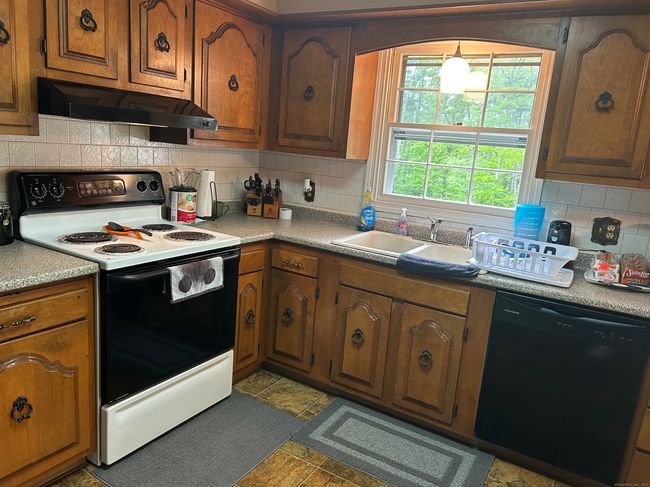 69 Jacques Rd, House other with 3 bedrooms, 3 bathrooms and null parking in Killingly CT | Image 21
