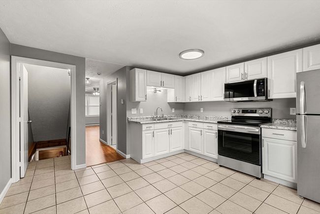 6 - 6 Grand Ave, Condo with 2 bedrooms, 2 bathrooms and 1 parking in Haverhill MA | Image 10