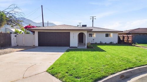 3265 N Erwin St, San Bernardino, CA, 92404-2627 | Card Image