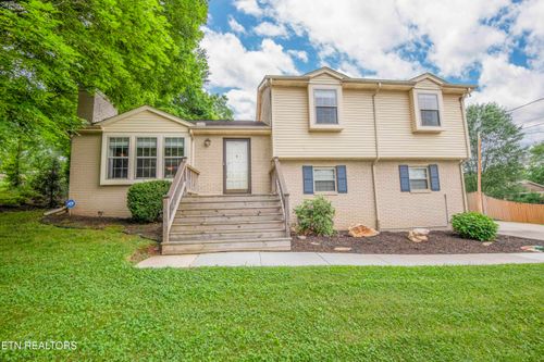 2030 Cedar Cir, Lenoir City, TN, 37772-5910 | Card Image