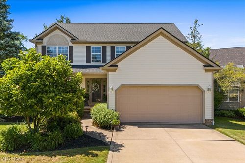 107 Cedar Gln, Chardon, OH, 44024-1444 | Card Image