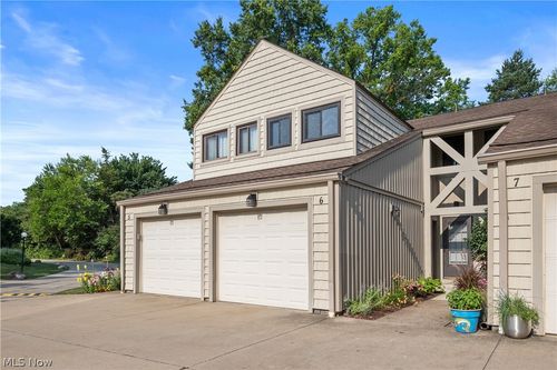 6 Landings Way, Avon Lake, OH, 44012 | Card Image