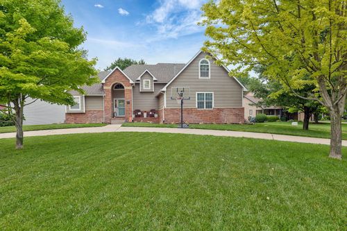 416 Country Hills Dr, Augusta, KS, 67010-2503 | Card Image