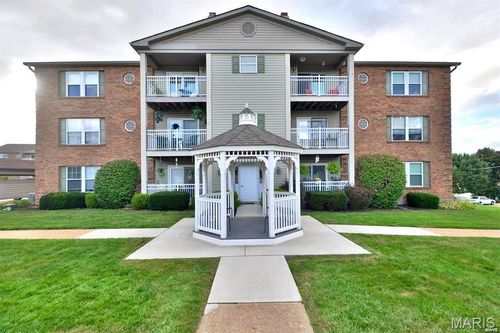 apt-h-166 Samarra Estates Dr, Fenton, MO, 63026-6595 | Card Image