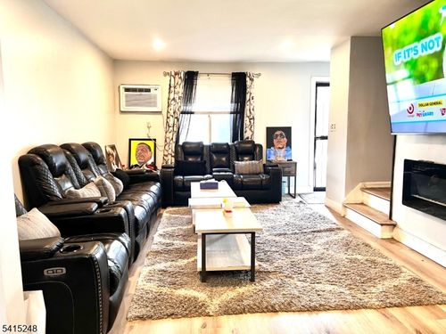 27 Melmore Gdns, East Orange, NJ, 07017-2548 | Card Image