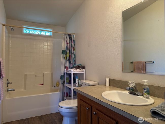 Main Bathroom | Image 9