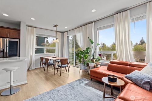 8226 S 132nd St, Seattle, WA, 98178-4952 | Card Image