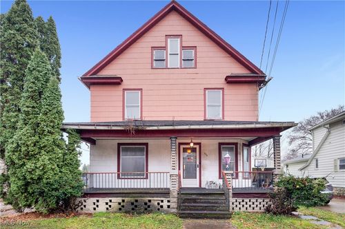 600 W Market St, Orrville, OH, 44667-1827 | Card Image