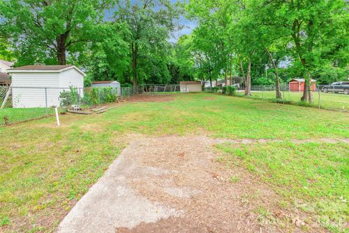 100 Mobley St, chester, SC, 29706-1527 | Card Image