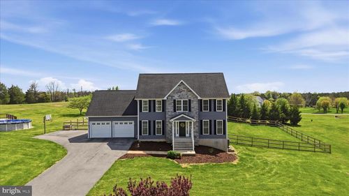 554 Cherry Hill Farm Dr, KEARNEYSVILLE, WV, 25430-5696 | Card Image