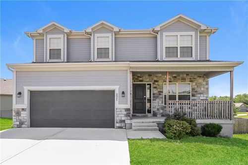 9924 Webster Cir, Kansas City, KS, 66109-7800 | Card Image