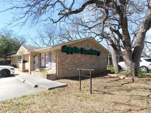 1001 Avenue K, Brownwood, TX, 76801-4531 | Card Image