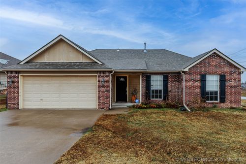 13611 N 111th Avenue E, Collinsville, OK, 74021 | Card Image