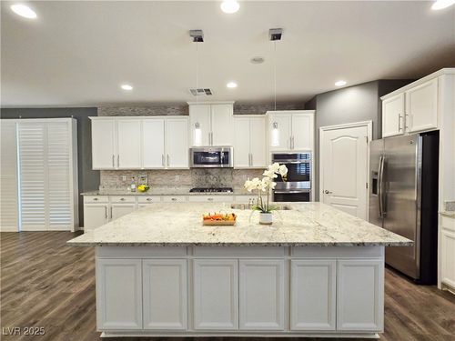 6233 Canterbury Field Rd, Las Vegas, NV, 89113-1891 | Card Image