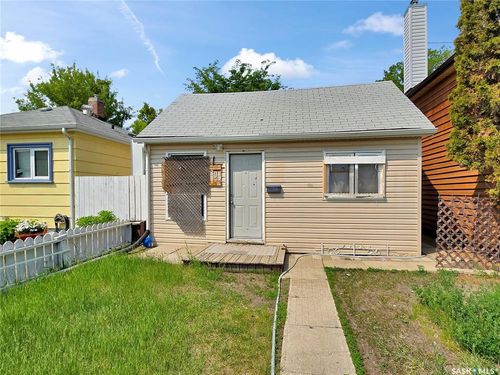 205 Av J S, Saskatoon, SK, S7M2A2 | Card Image