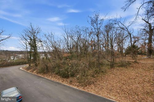 2500 57th Ave, LANDOVER, MD, 20785-2905 | Card Image