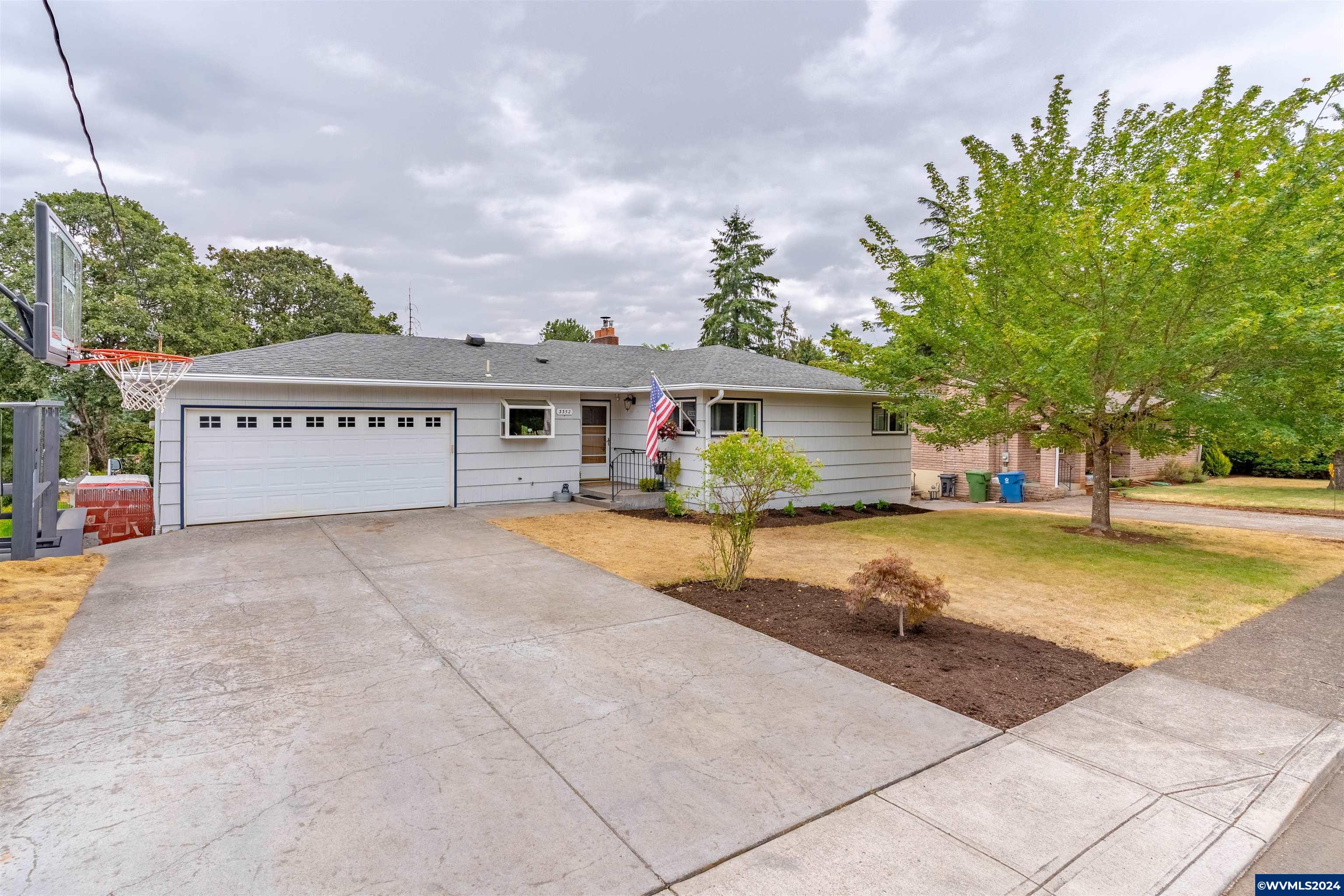 Holiday Dr, Salem, OR 97302