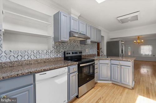 202 S Cherry St, FALLS CHURCH, VA, 22042-2444 | Card Image