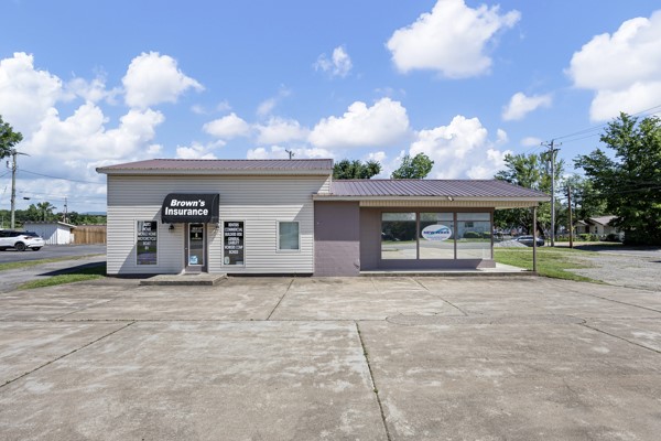 309 E Main St, Clarksville, AR 72830