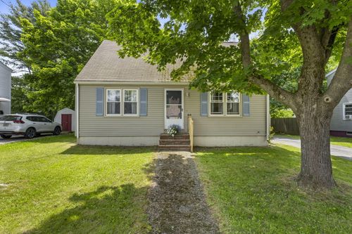 33 Penn Ave, Portland, ME, 04103-3911 | Card Image