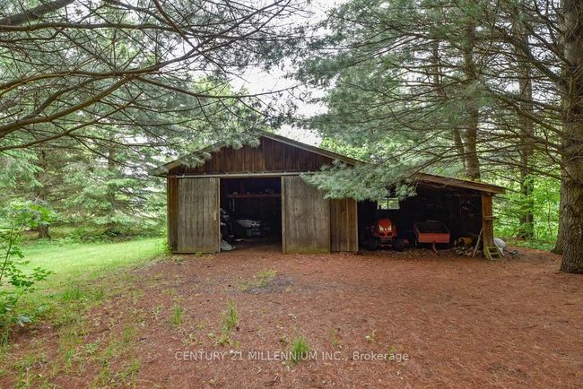 248504 5 Sideroad, House other with 3 bedrooms, 3 bathrooms and 18 parking in Mono ON | Image 39