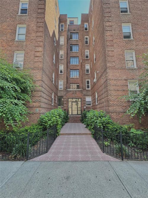 apt-3g-2090 Barnes Ave, Bronx, NY, 10462-2622 | Card Image