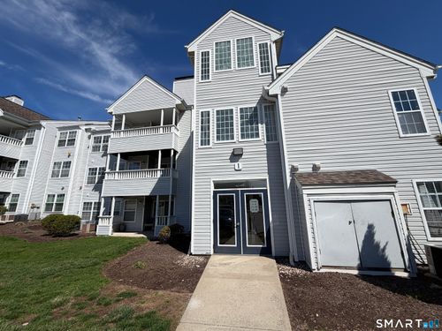 13-1 Forest Glen Cir, Middletown, CT, 06457 | Card Image