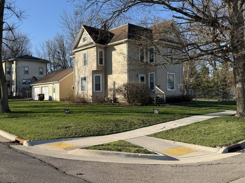 304 Avenue D, Rochelle, IL, 61068-2008 | Card Image