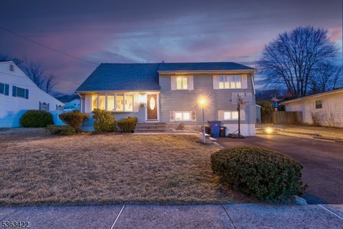 216 Perry St, Dover, NJ, 07801-2018 | Card Image