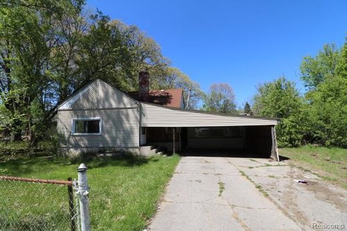5267 Roberts Dr, Flint, MI, 48506-1553 | Card Image