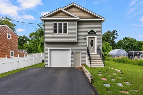 29 Idaho St, Coventry, RI, 02816-5506 | Card Image
