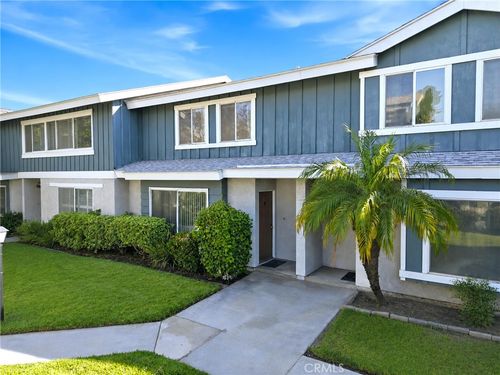 8-8901 Serapis Ave, Downey, CA, 90240-2481 | Card Image