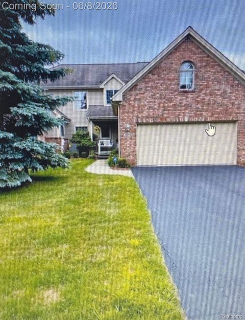 8095 Woodstone Ct, Grand Blanc, MI, 48439-7097 | Card Image