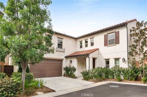 102 Yellow Pne, Irvine, CA, 92618-8884 | Card Image
