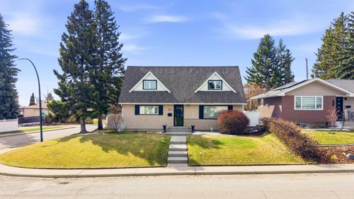 803 Seattle Drive Sw, Calgary, AB, T2W0M9 | Card Image
