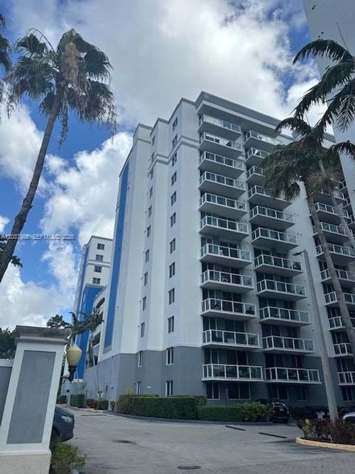 1008-5091 Nw 7th St, Miami, FL, 33126-3470 | Card Image