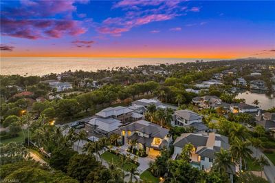 255 21st Ave S, House other with 5 bedrooms, 6 bathrooms and null parking in Naples FL | Image 3