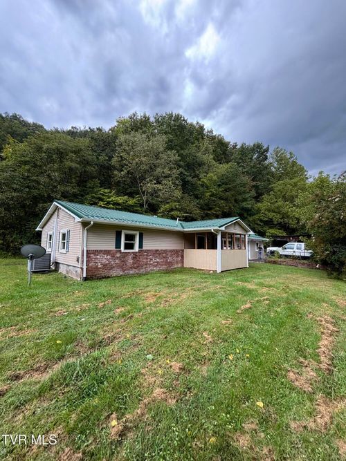 205 Mission Dr, Bristol, TN, 37620-8909 | Card Image